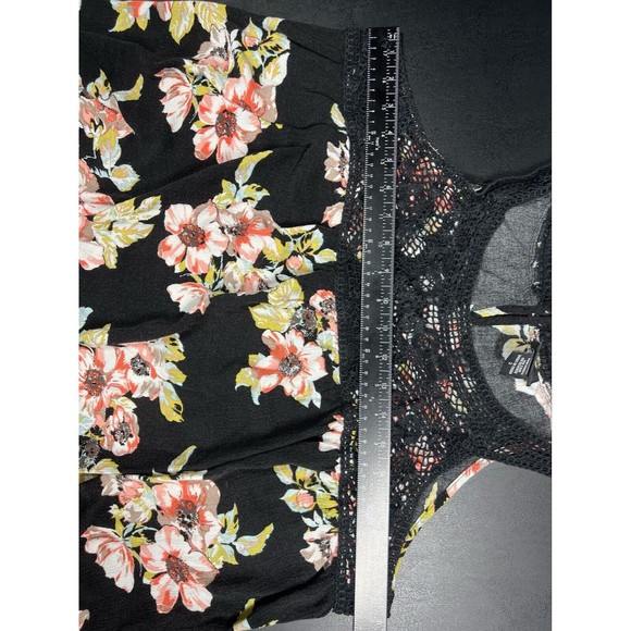 Torrid Floral Print Gauze Crochet Tank Top Black‎ Size 2 - Picture 7 of 9